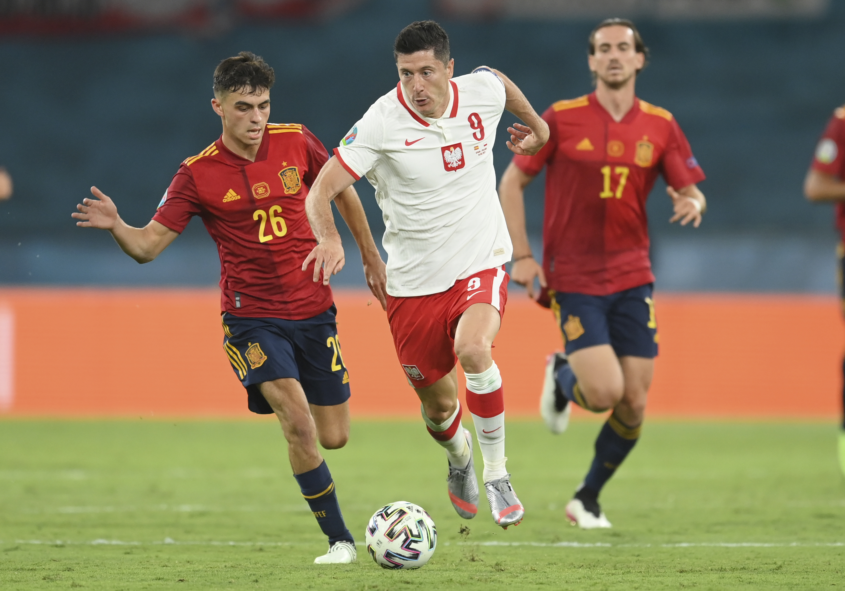 关于西班牙战平瑞典，小组领跑地位未受撼动的信息